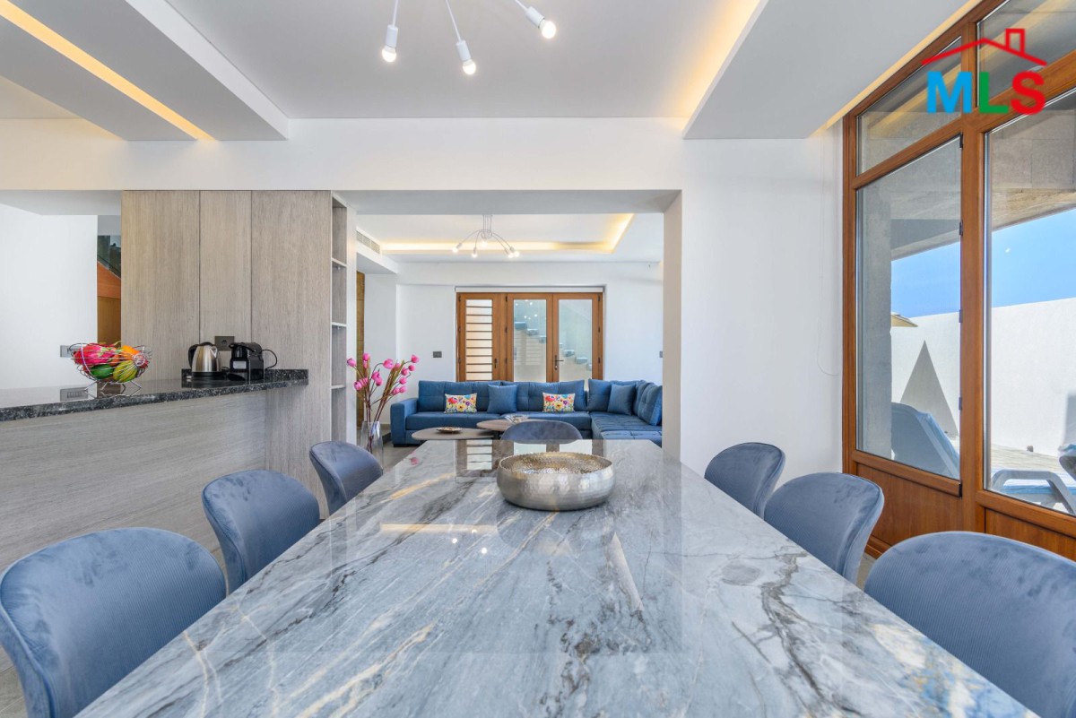 High-End Villa for Sale in Halat