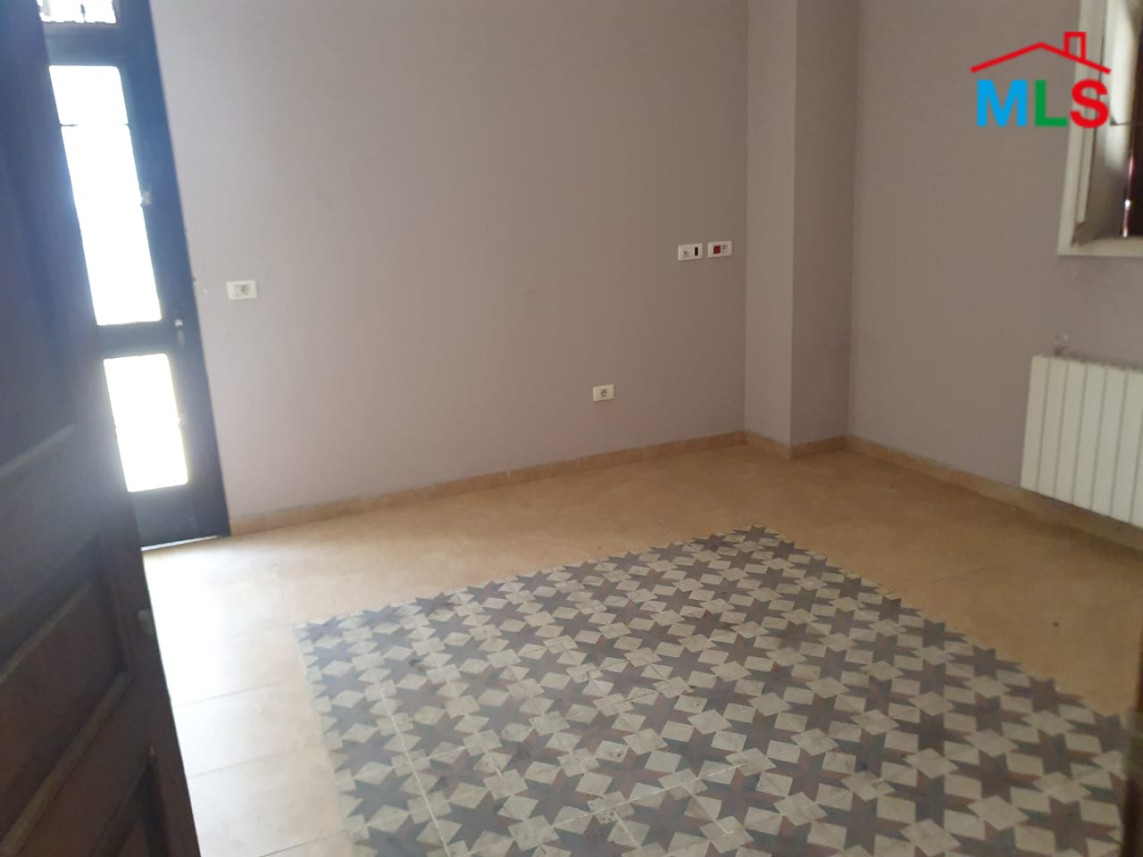 Building of 3 Floors with Front Garden for Sale in Achrafieh