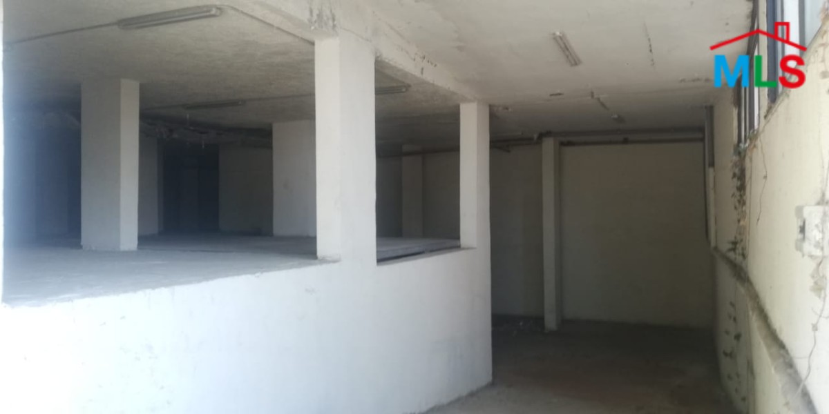 Spacious Warehouse for Sale In Naccache